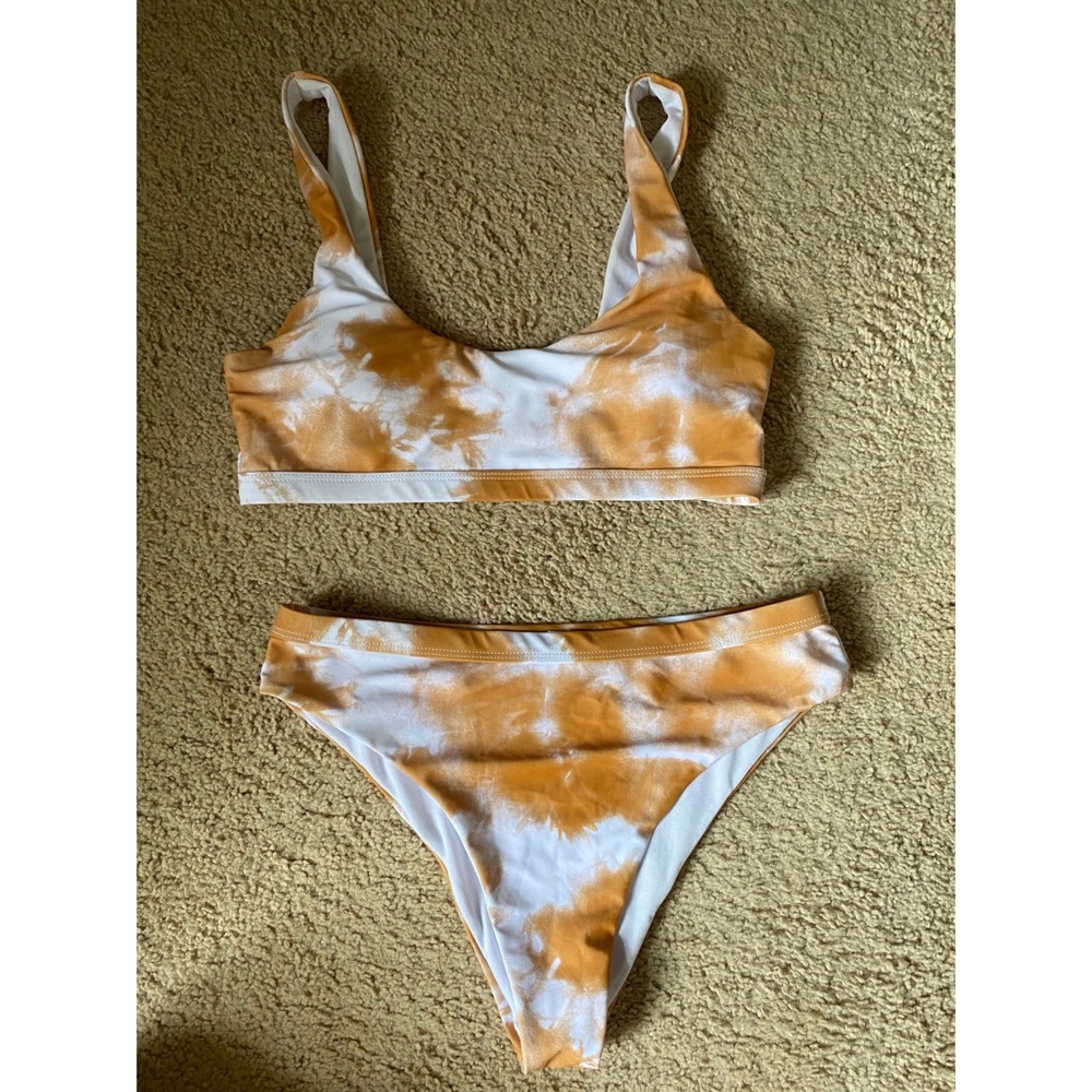 Gold and white tie dye bathing suit!! Size medium
